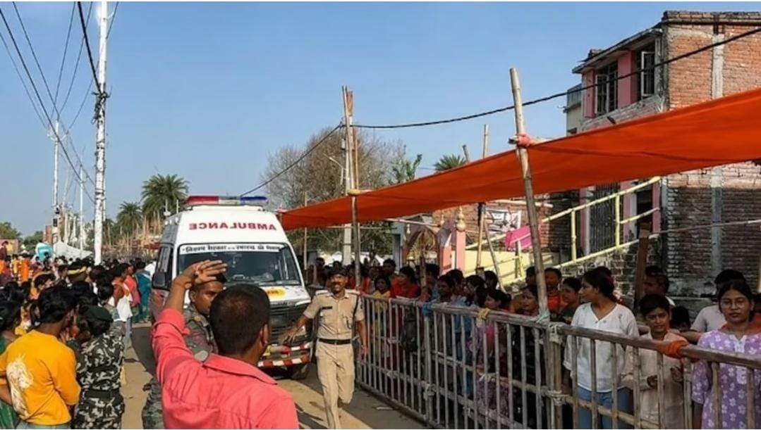 अशोकधाम : मंदिर में तीसरी सोमवारी पर अफवाह से मची भगदड़, 7 श्रद्धालुओं की मौत, 22 धायल