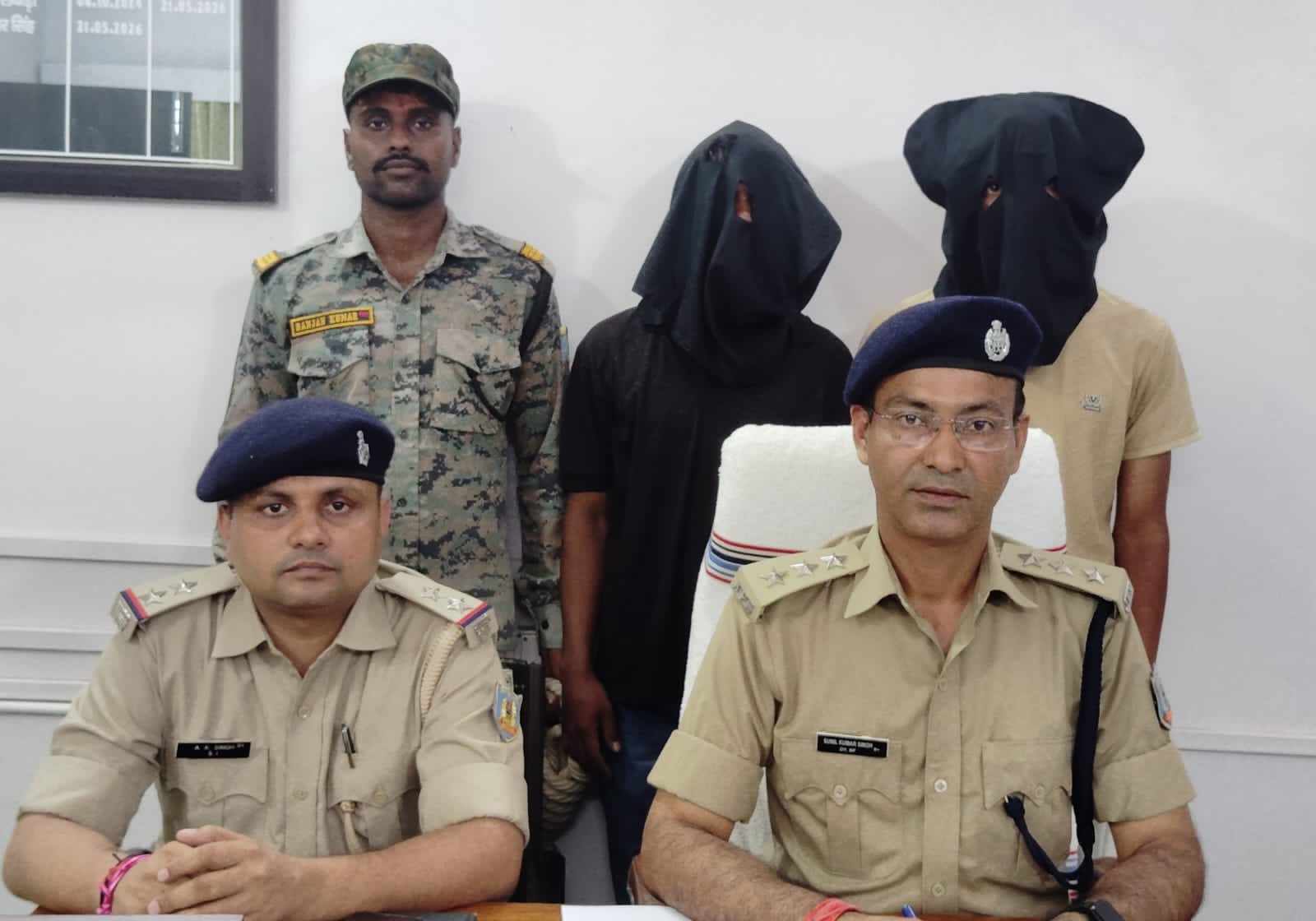 इटखोरी स्कूल चोरीकांड का खुलासा, चोरी के सामान के साथ दो आरोपी गिरफ्तार