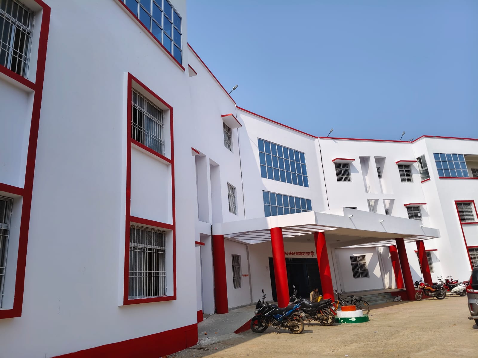 मोबाईल पर परिमार्जन की जानकारी मांगने पर धरहरा सीओ हुए बेकाबू , किया गाली-गलौज और दिया जाना से मारने का धमकी