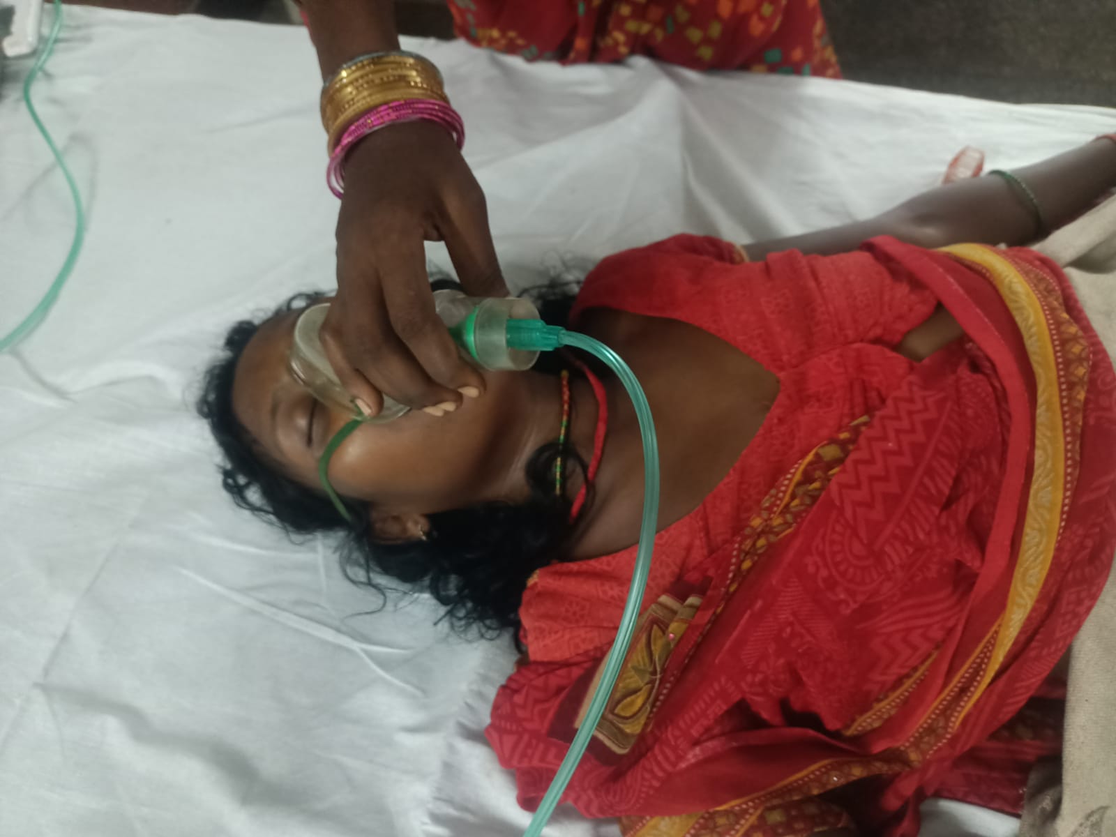 सर्पदंश से महिला अचेत, प्राथमिक उपचार के बाद रेफर