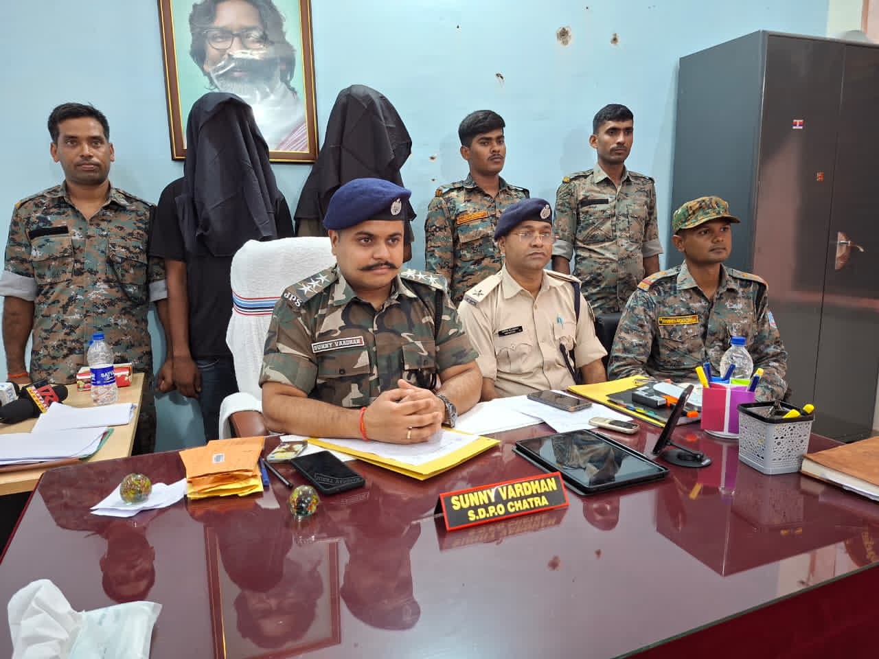 झारखंड-बिहार सीमा पर हंटरगंज पुलिस का बड़ा एक्शन, 9.15 किलो गांजा समेत दो तस्कर गिरफ्तार