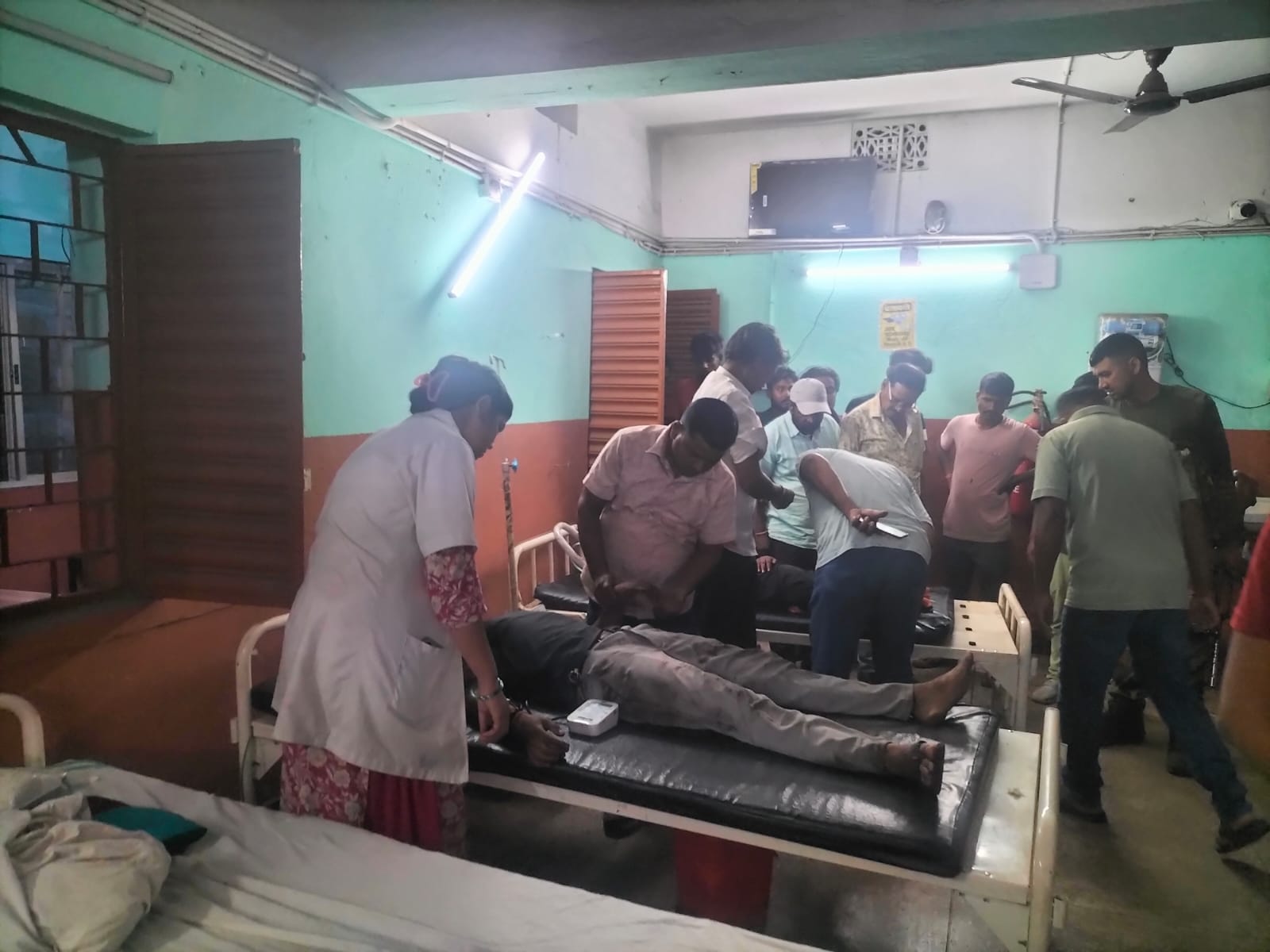 स्कार्पियो की टक्कर से दो बाइक सवार घायल, प्राथमिक उपचार के बाद रेफर