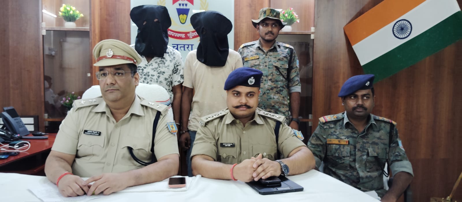 सदर थाना क्षेत्र में 16 अगस्त को शहादत चौक में गोली फायरिंग का अंजाम देने वाले दो बदमाशों को पुलिस ने गिरफ्तार किया
