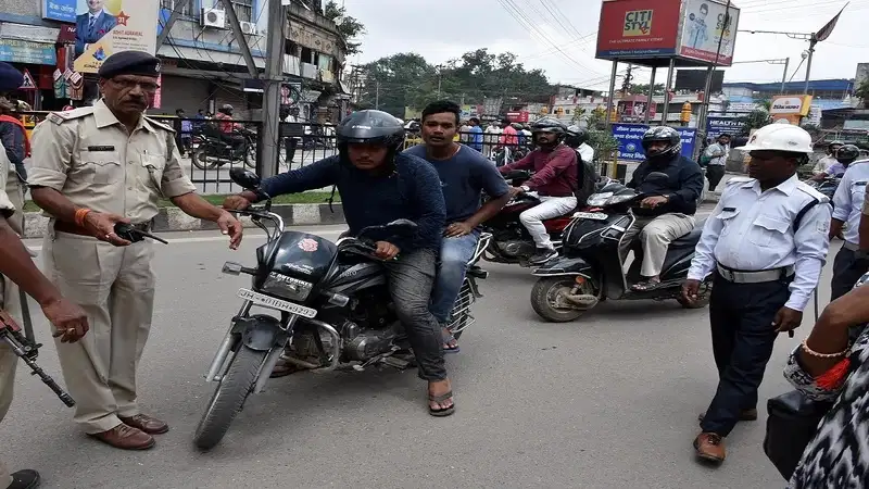 ट्रैफिक पुलिस ने चलाया चेकिंग अभियान, 3116 वाहनों का कटा चालान