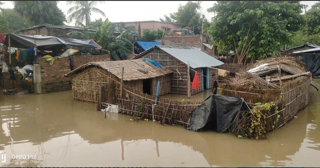 मुंगेर में गंगा का जलस्तर घटने से लोगों ने ली राहत की सांस ! लेकिन दियारा इलाके में संकट बरकरार, कुतलुपुर में कटाव से बढ़ी चिंता
