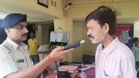 ग्रामीण चिकित्सक का कारनामा! शराब के नशे में पहुंचा थाना, गिरफ्तार