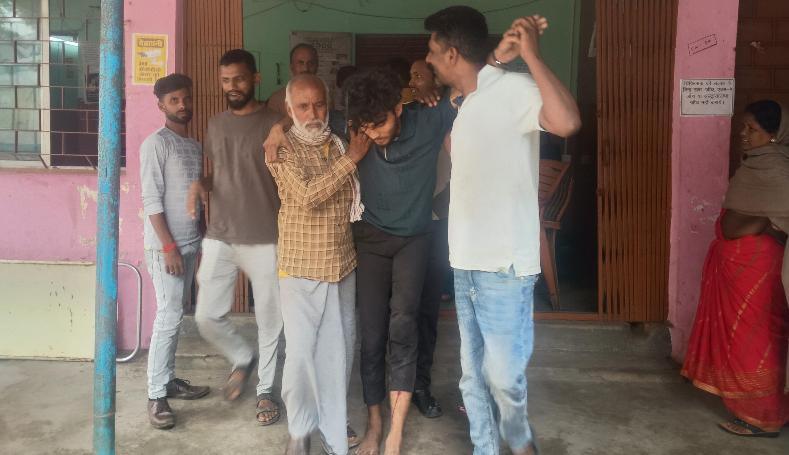 दो हाइवा की टक्कर में चालक घायल, रिम्स रेफर