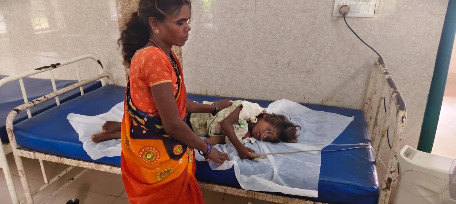पिकअप की चपेट में आई चार साल की बिरहोर बच्ची, हालत गंभीर