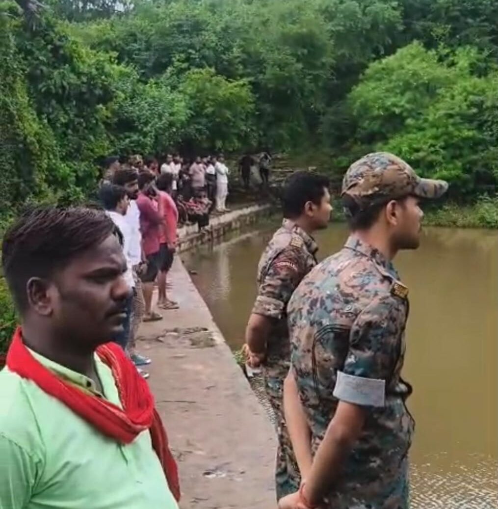 जमालपुर के शिवकुंड तालाब में नहाने के दौरान छात्र डूबा, परिजनों में मचा कोहराम