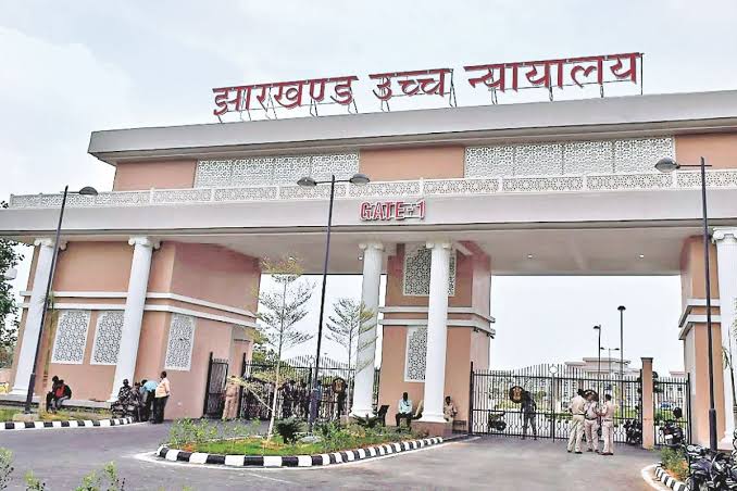 हाईकोर्ट ने JSSC-CGL समेत अन्य नियुक्तियां रद्द करने के आदेश पर रोक रखी बरकरार, CID को रिपोर्ट पेश करने का निर्देश