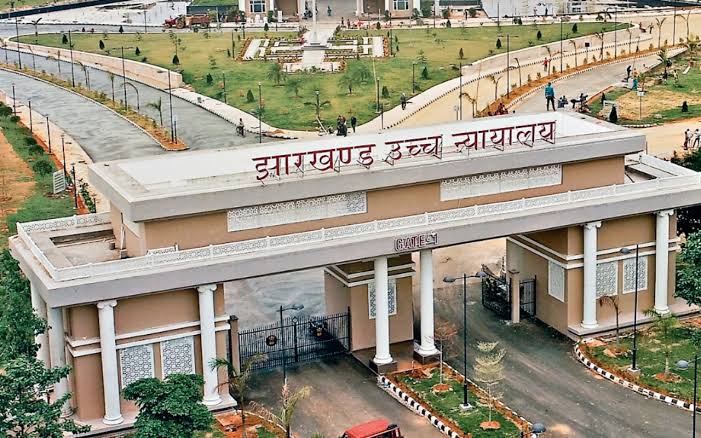 पारा शिक्षकों को हाई कोर्ट से बड़ी राहत, सेवा समाप्ति का आदेश रद्द; अप्रैल 2025 से मिलेगा बकाया मानदेय