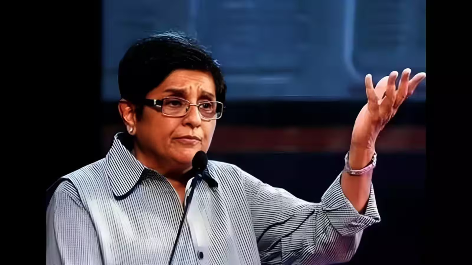 सत्य निकेतन इमारत हादसा: पक्षकार बनने के लिए दिल्ली हाई कोर्ट पहुंचीं किरण बेदी, केंद्र ने जताई आपत्ति
