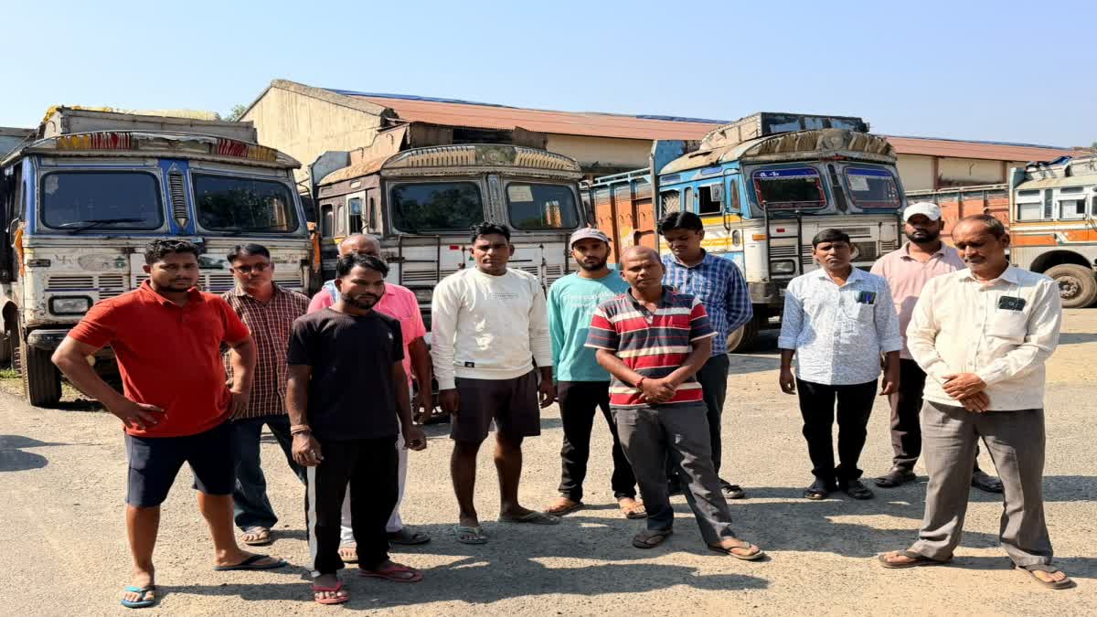गिरिडीह बाजार समिति में खड़े 15 ट्रकों से 24 बैटरी चोरी, पुलिस जांच में जुटी
