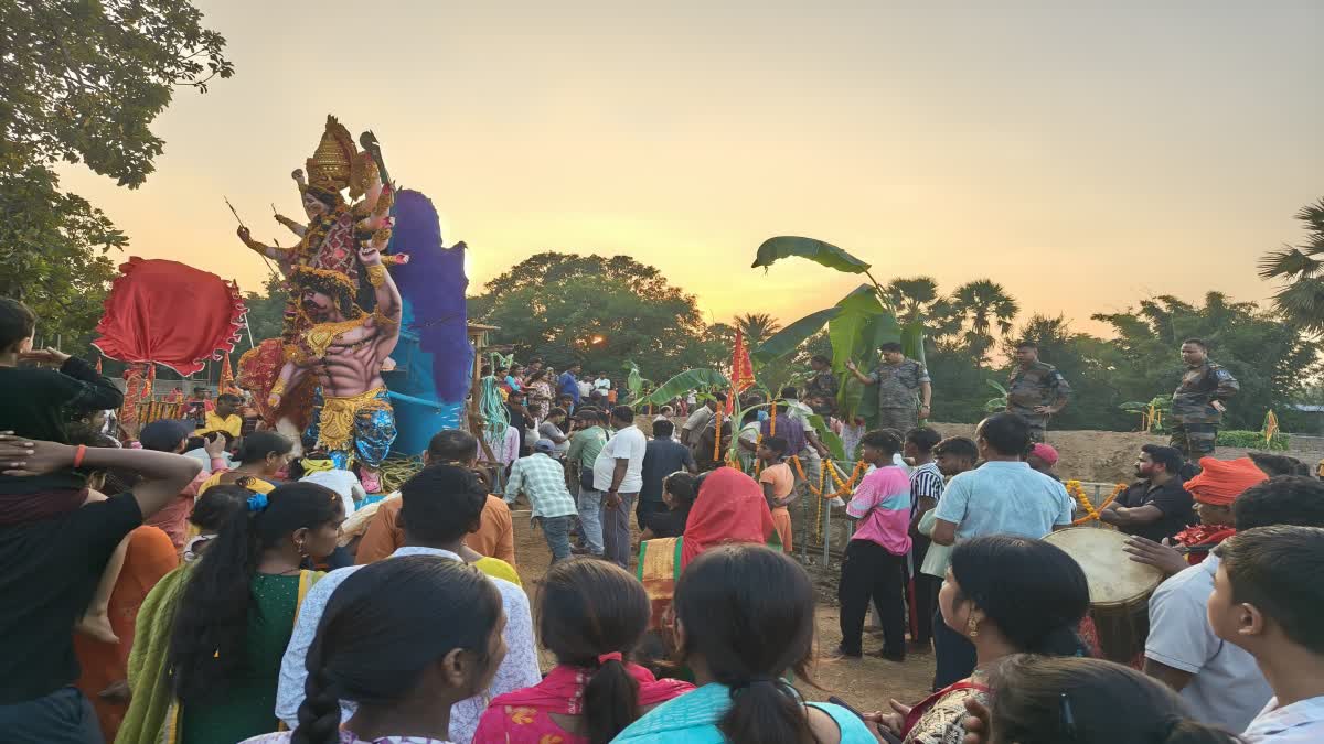 कालीपीठ में JCB से खुदवाया तालाब और फिर हुआ प्रतिमा का विसर्जन! जानिए क्या है पूरा विवाद