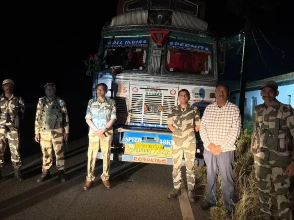 सीआईएसएफ ने दो कोयला लदे संदिग्ध ट्रक पकड़े, चालक व खलासी गिरफ्तार