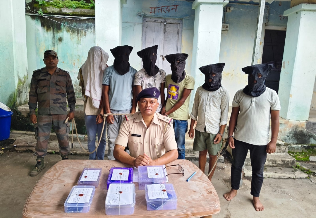 देवघर पुलिस की साइबर अपराधियों पर बड़ी कार्रवाई, 6 साइबर अपराधी गिरफ्तार