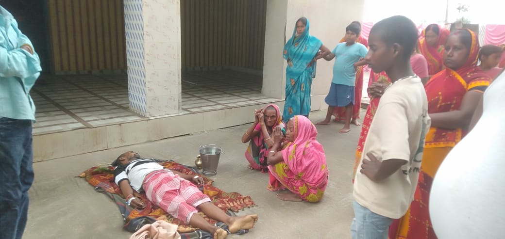 सर्पदंश से युवक की मौत, शौच के लिए बहियार गया था रमेश; इलाज के दौरान तोड़ा दम