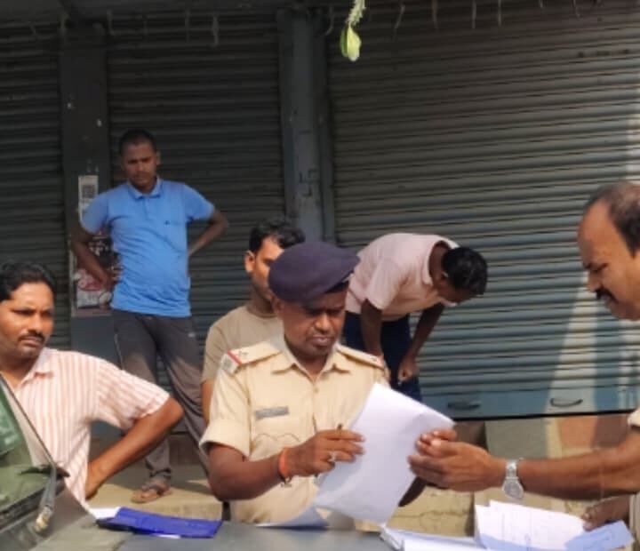पतना चौक के पास अज्ञात युवक का शव मिलने से सनसनी