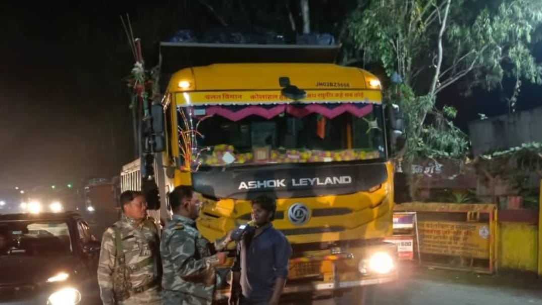 थाना चौक पर देर रात पुलिस का विशेष जांच अभियान, शराब पीकर वाहन चलाने वालों पर रहेगी सख्ती