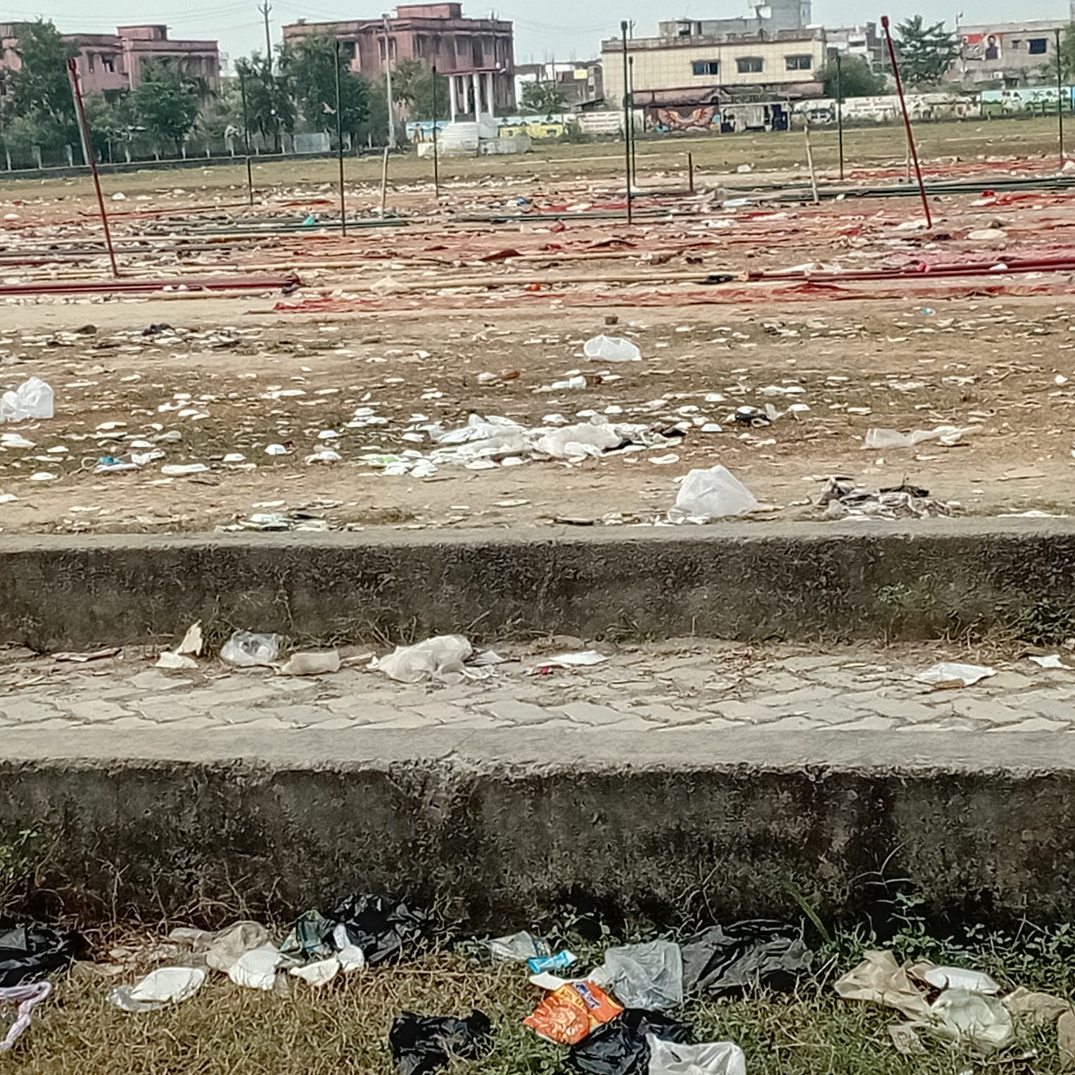 कर्पूरी मैदान बना कचरे का गोदाम, प्रशासन मौन; उठे गंभीर सवाल