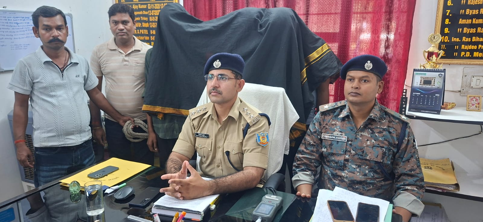 तीन साल से बाइक चोरी कर रहा गिरोह बेनकाब, हुसैनाबाद पुलिस ने 3 युवकों को दबोचा