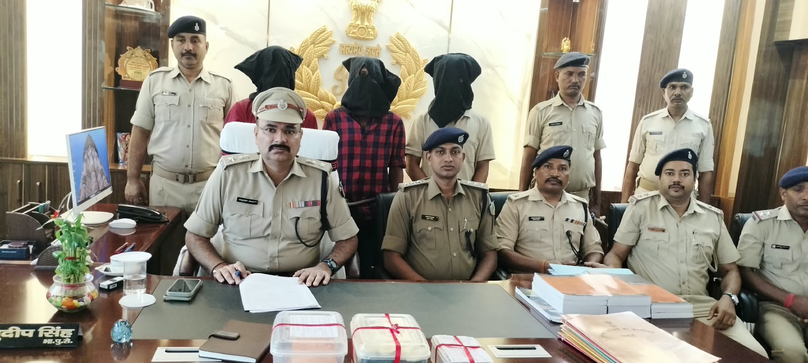 पाकुड़ पुलिस को मिली बड़ी सफलता: 24 घंटे में ब्लाइंड मर्डर का खुलासा, 3 गिरफ्तार