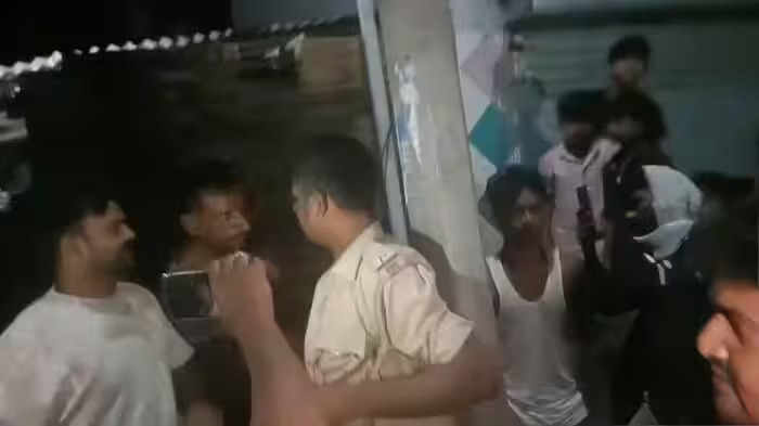 साहिबगंज में ASI को खंभे से बांधकर पीटा, नशे में हंगामा करने का आरोप; 59 ग्रामीणों के खिलाफ FIR
