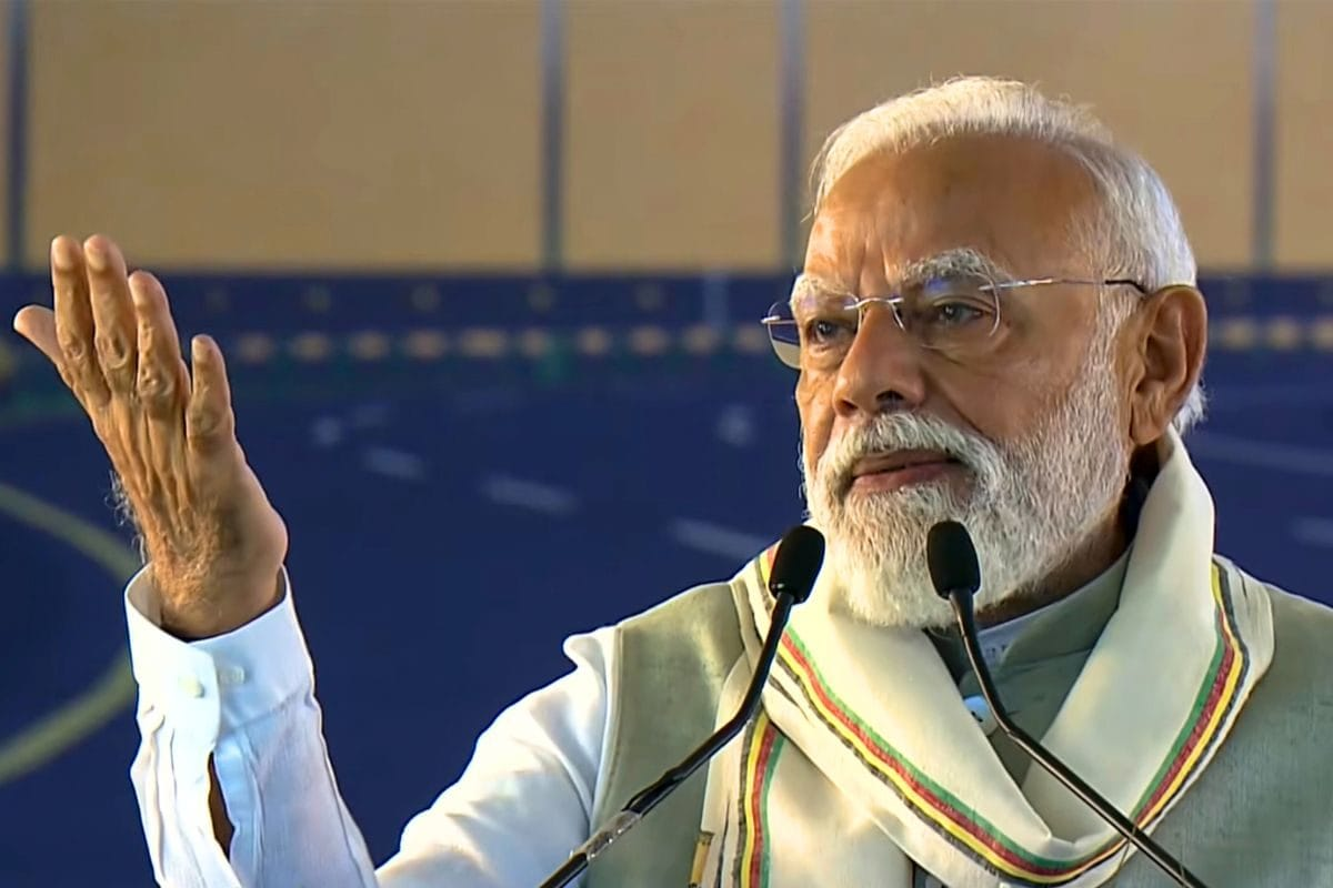 घुसपैठियों से रोटी, माटी और बेटी तीनों को खतरा : मोदी