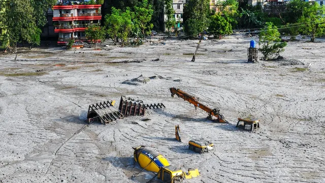 भूटान में ग्लेशियर झील फटने से बंगाल-असम में बाढ़ का खतरा, अलीपुरद्वार में 15 हजार लोग सुरक्षित स्थानों पर भेजे गए