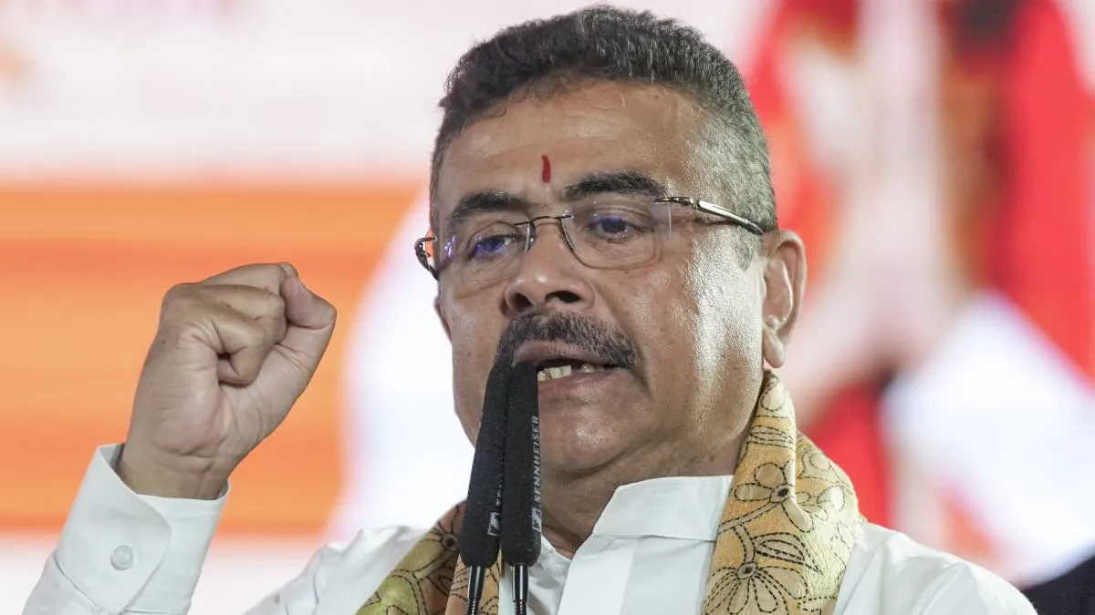 बंगाल के स्कूलों में अब ‘पानी’ नहीं ‘जल’ और ‘अब्बा’ नहीं ‘बाबा’ पढ़ेंगे बच्चे, मुगल इतिहास पर भी चलेगी कैंची